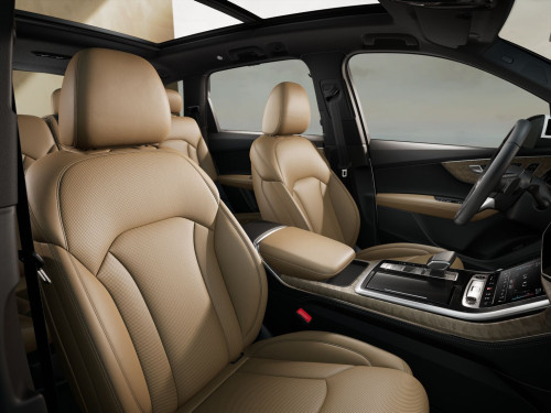 아우디_The new Q7_2026년형_가솔린 3.0_55 TFSI Quattro_color_int_타공 발코나 가죽(사이가 베이지).jpg